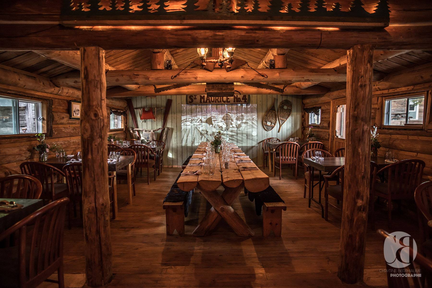 Salle à manger, Village du bûcheron